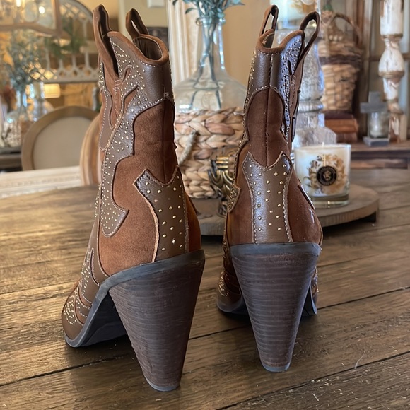 Carlos by Carlos Santana Brown Sterling Western Booties Size 9 - Picture 2 of 4